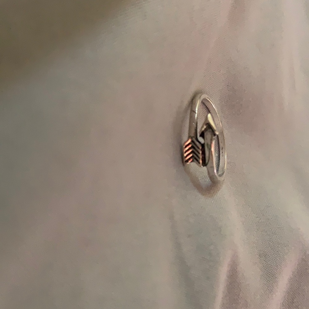 cute silver arrow ring - Picture 2 of 2